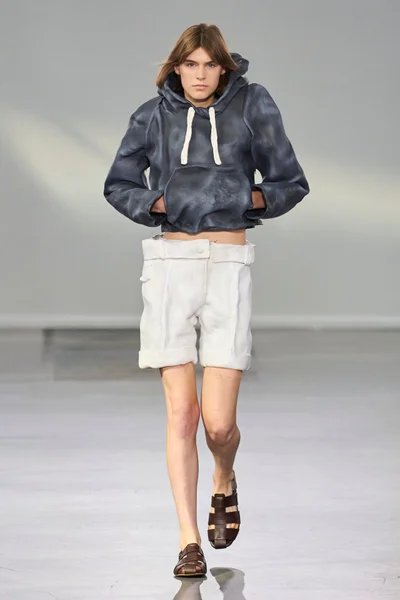 Look 1
